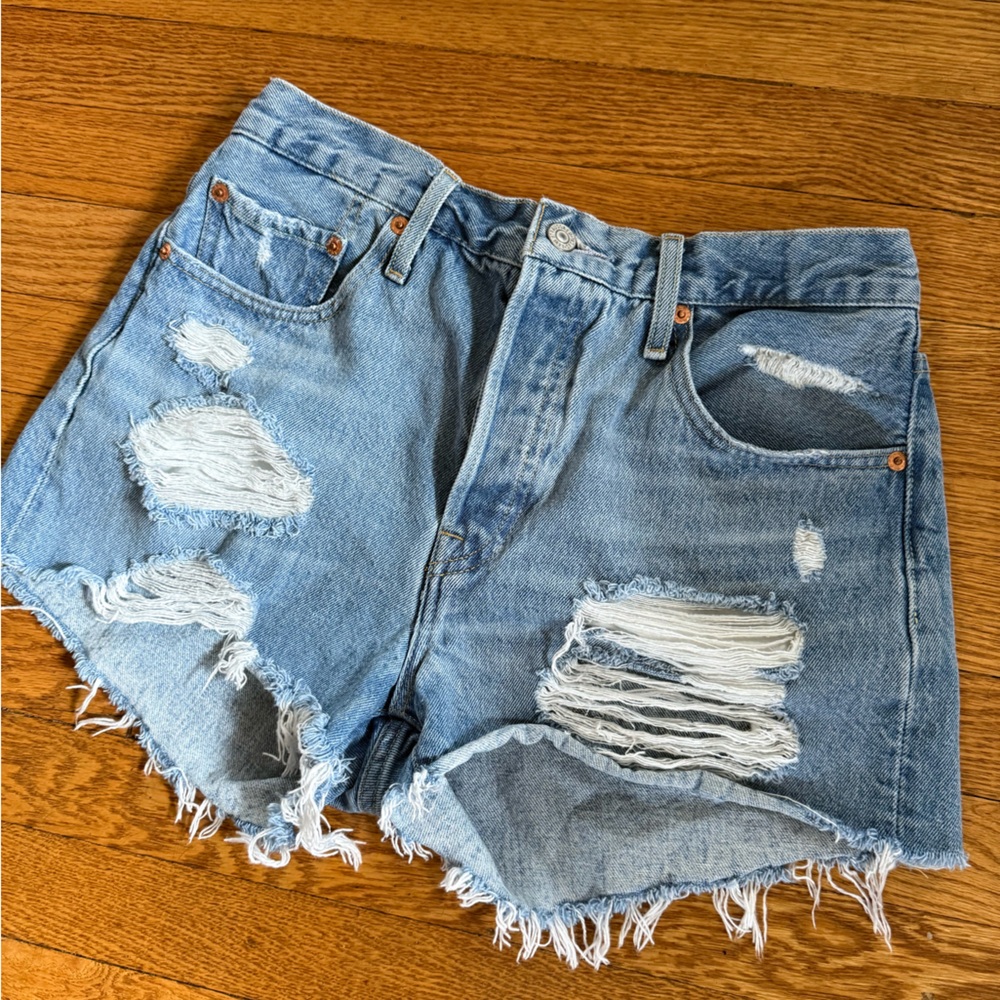 Levi’s Distressed Denim Women Shorts